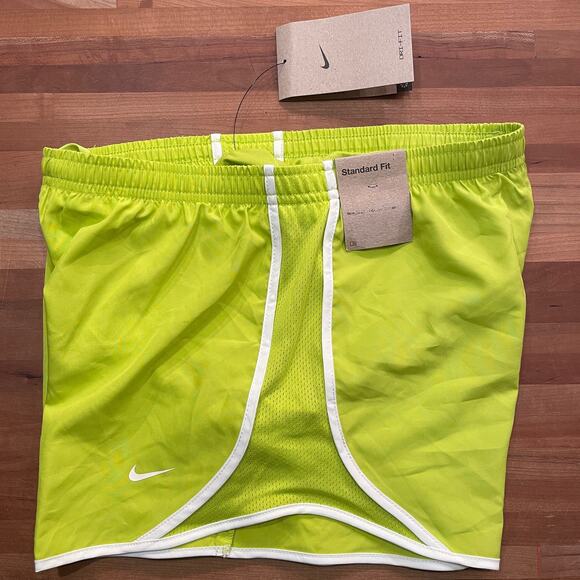 Girls' Nike Tempo Shorts Large Bright Cactus/Coconut Milk Xlarge - Picture 4 of 8